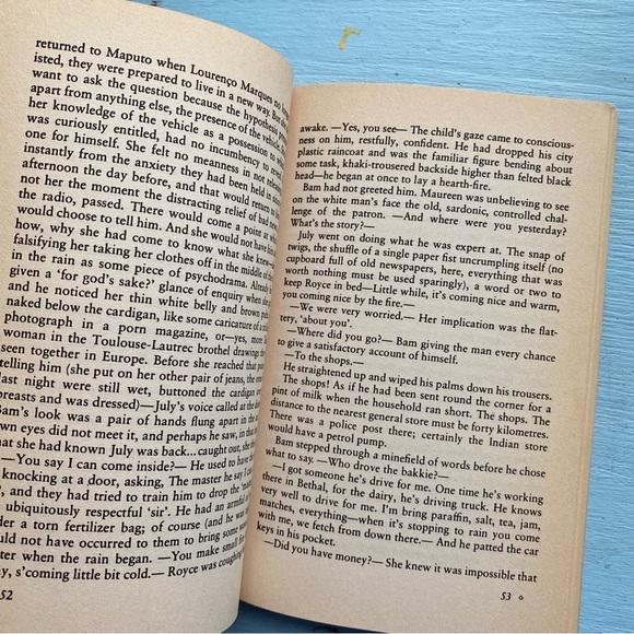 Nadine Gordimer's July's People Book - Picture 6 of 7